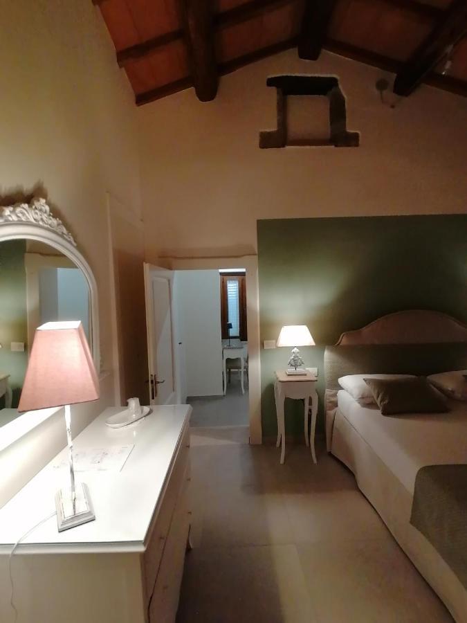 Dimo' Re Bed & Breakfast Farnese Exterior photo