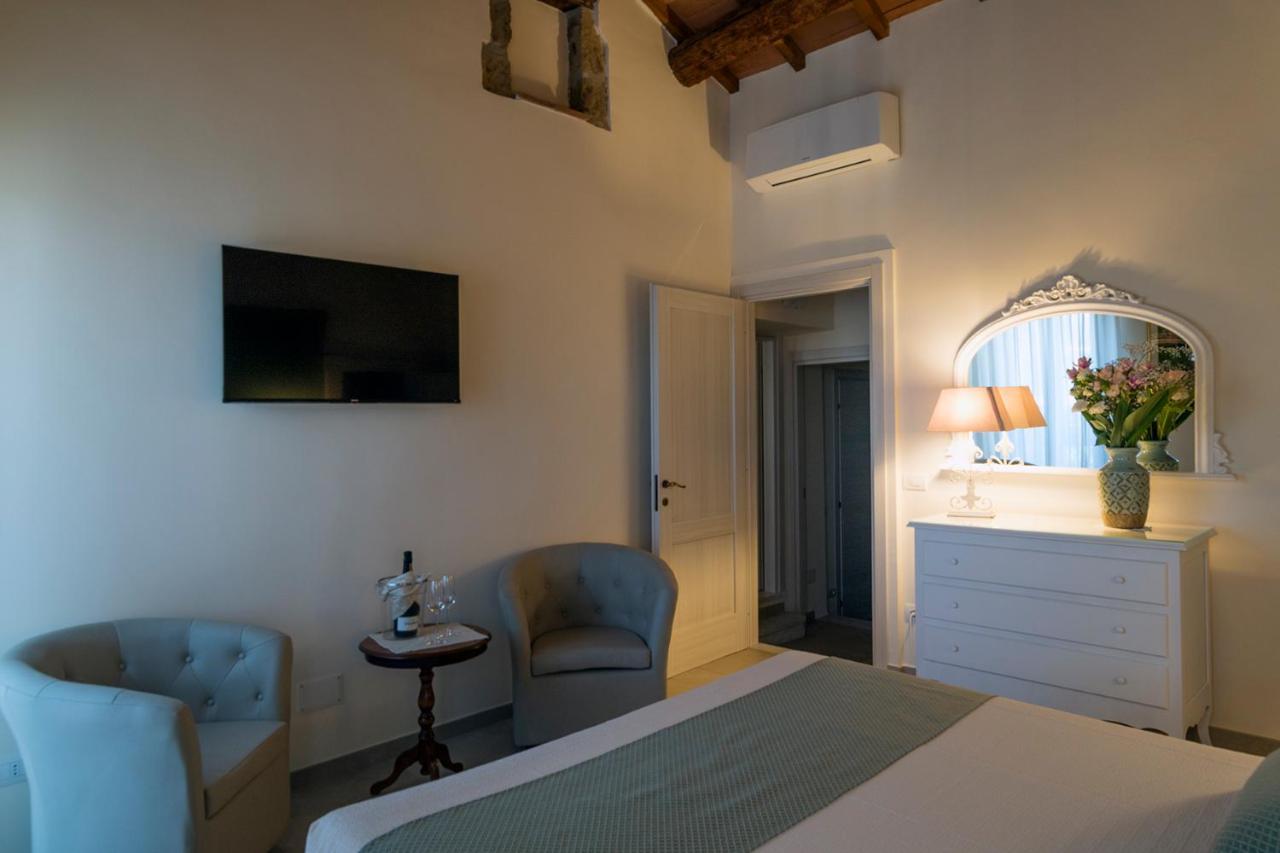Dimo' Re Bed & Breakfast Farnese Exterior photo