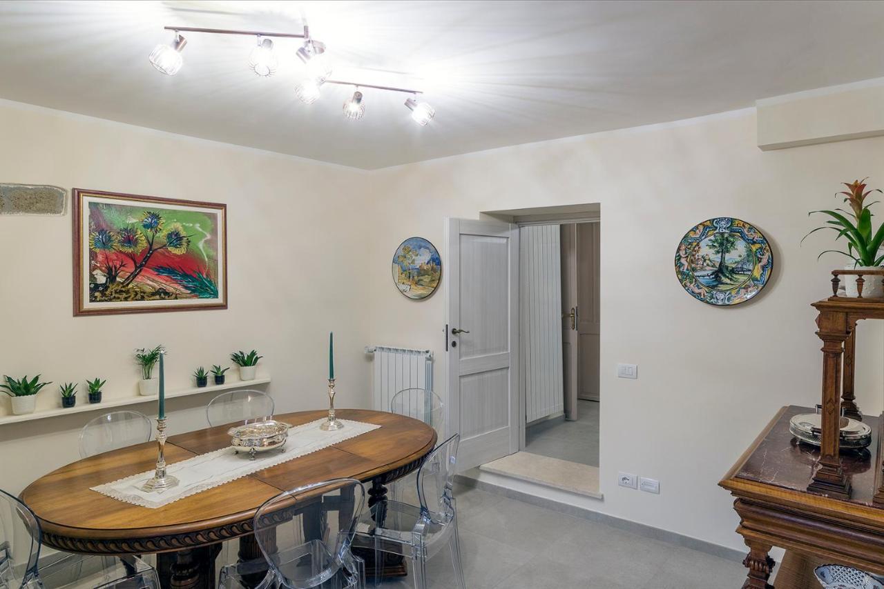 Dimo' Re Bed & Breakfast Farnese Exterior photo