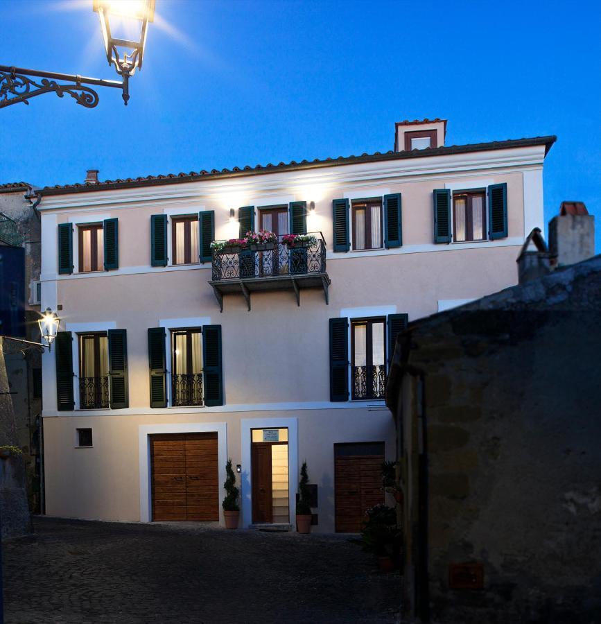Dimo' Re Bed & Breakfast Farnese Exterior photo